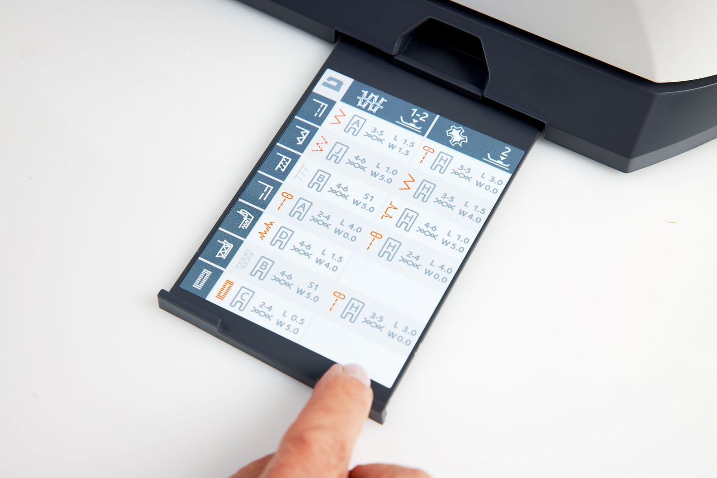 Husqvarna Onyx 25 Sewing Machine