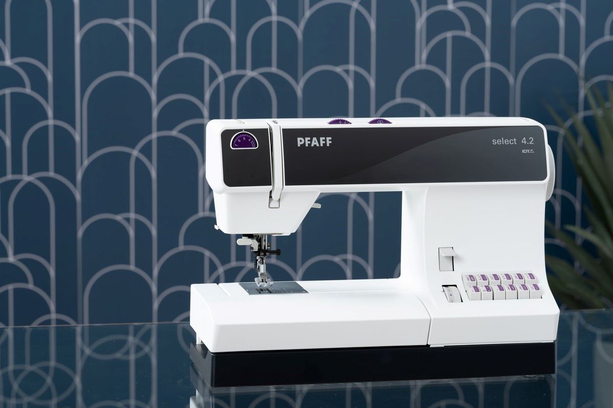 Pfaff Select 4.2 Sewing Machine