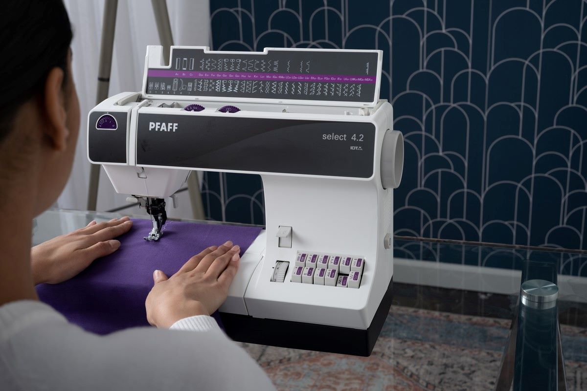 Pfaff Select 4.2 Sewing Machine