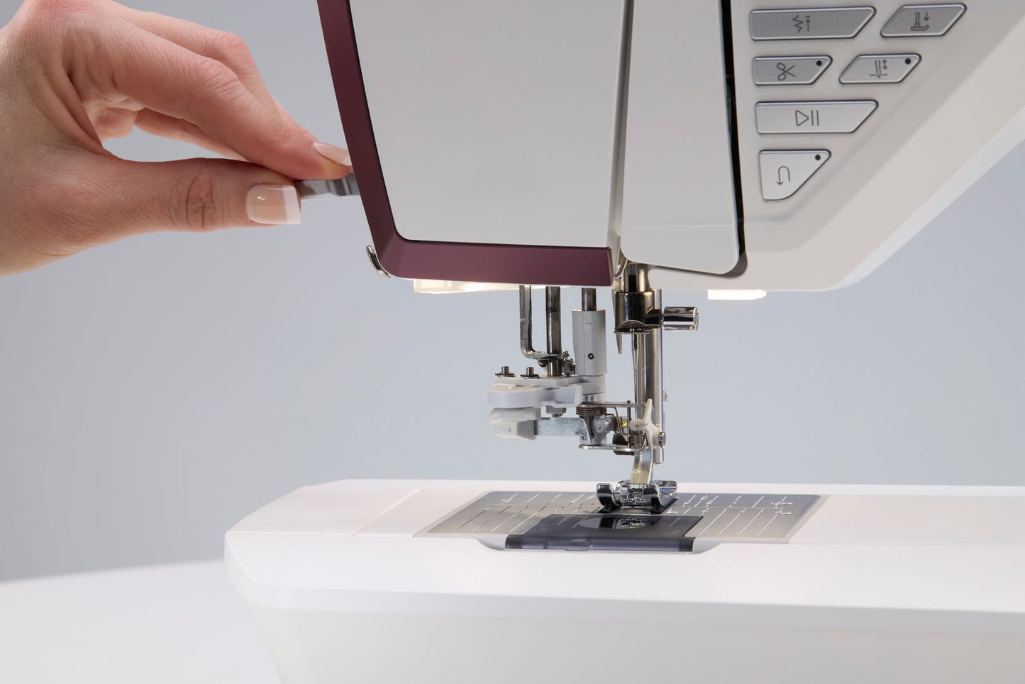 Husqvarna Topaz 65 Sewing and Embroidery Machine