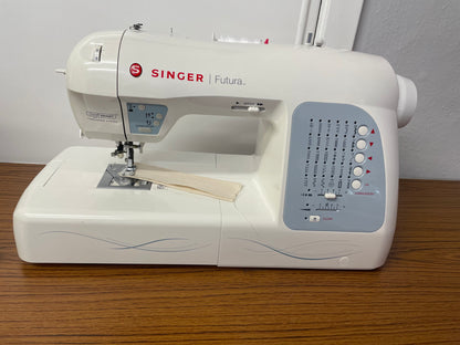 Pre-Loved Singer Futura xl-400 Sewing and Embroidery machine